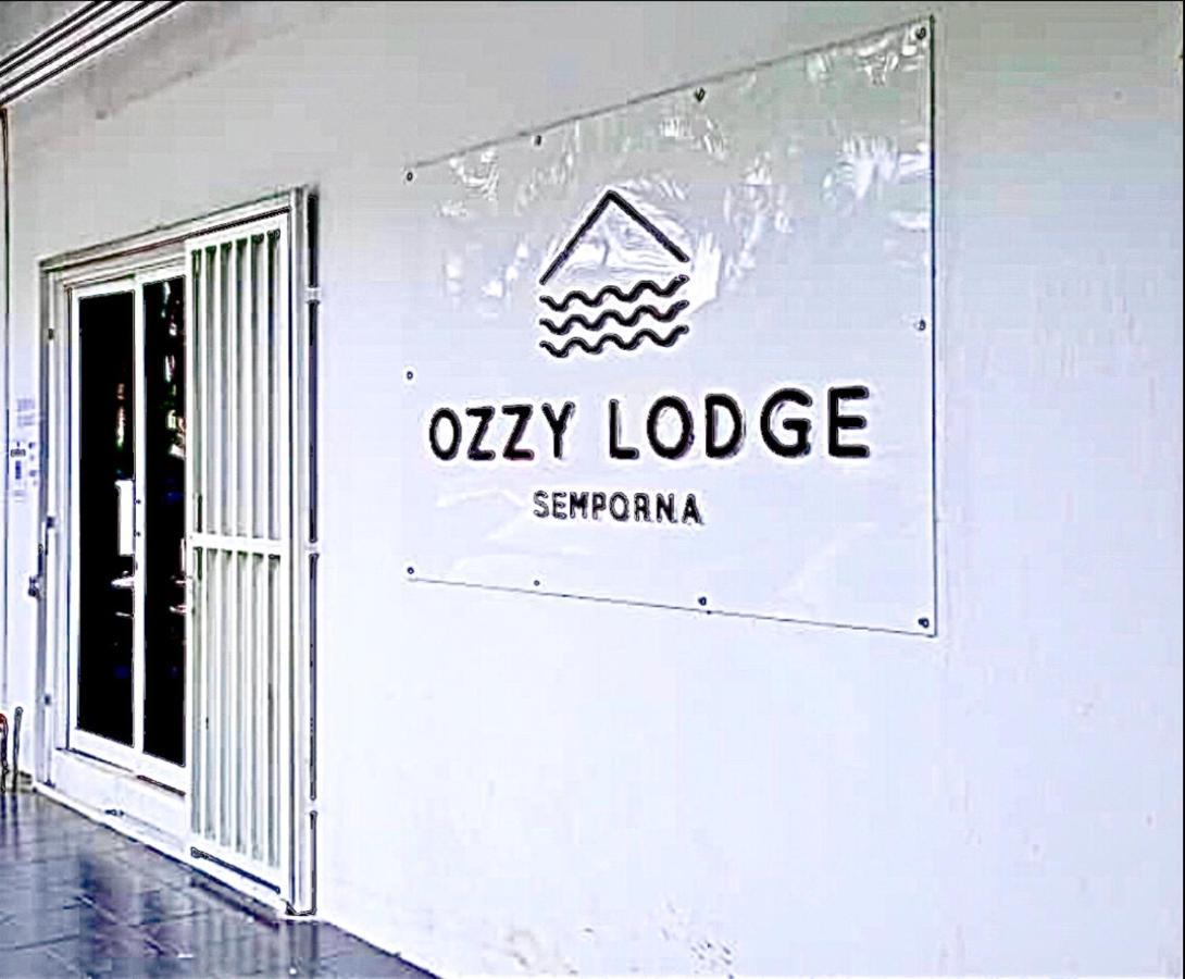 Ozzy Lodge Semporna Extérieur photo